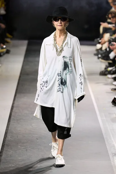 Look 37